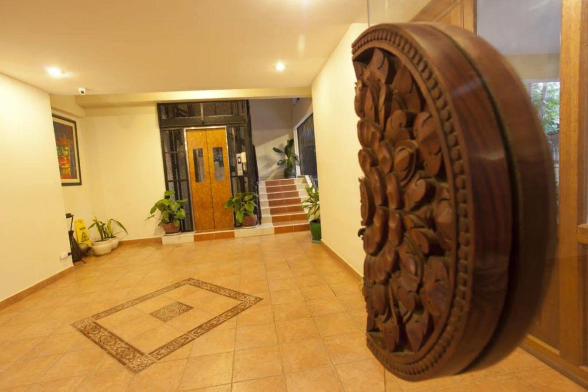 Grand Residence Phnom Penh Exterior foto