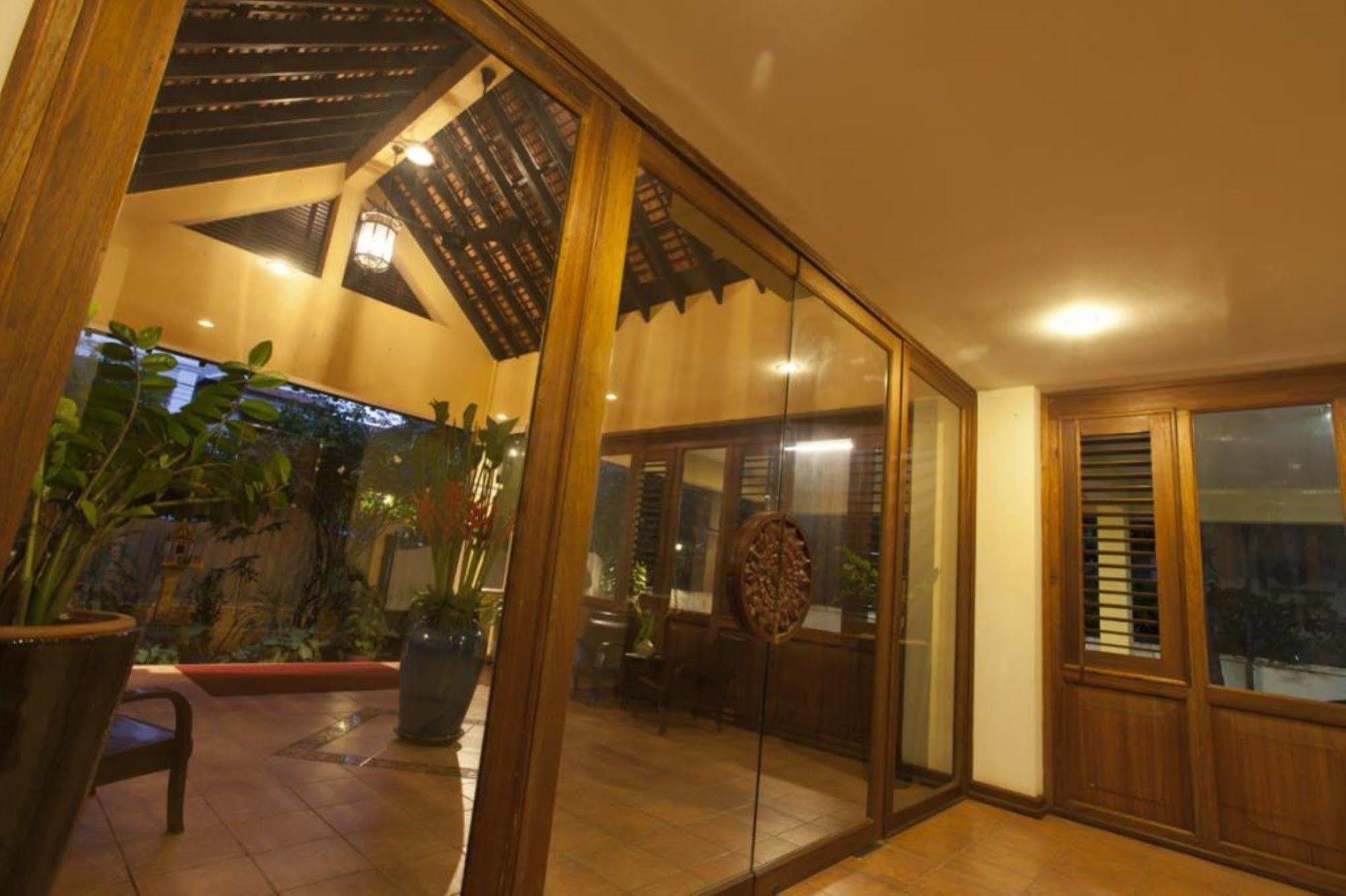 Grand Residence Phnom Penh Exterior foto